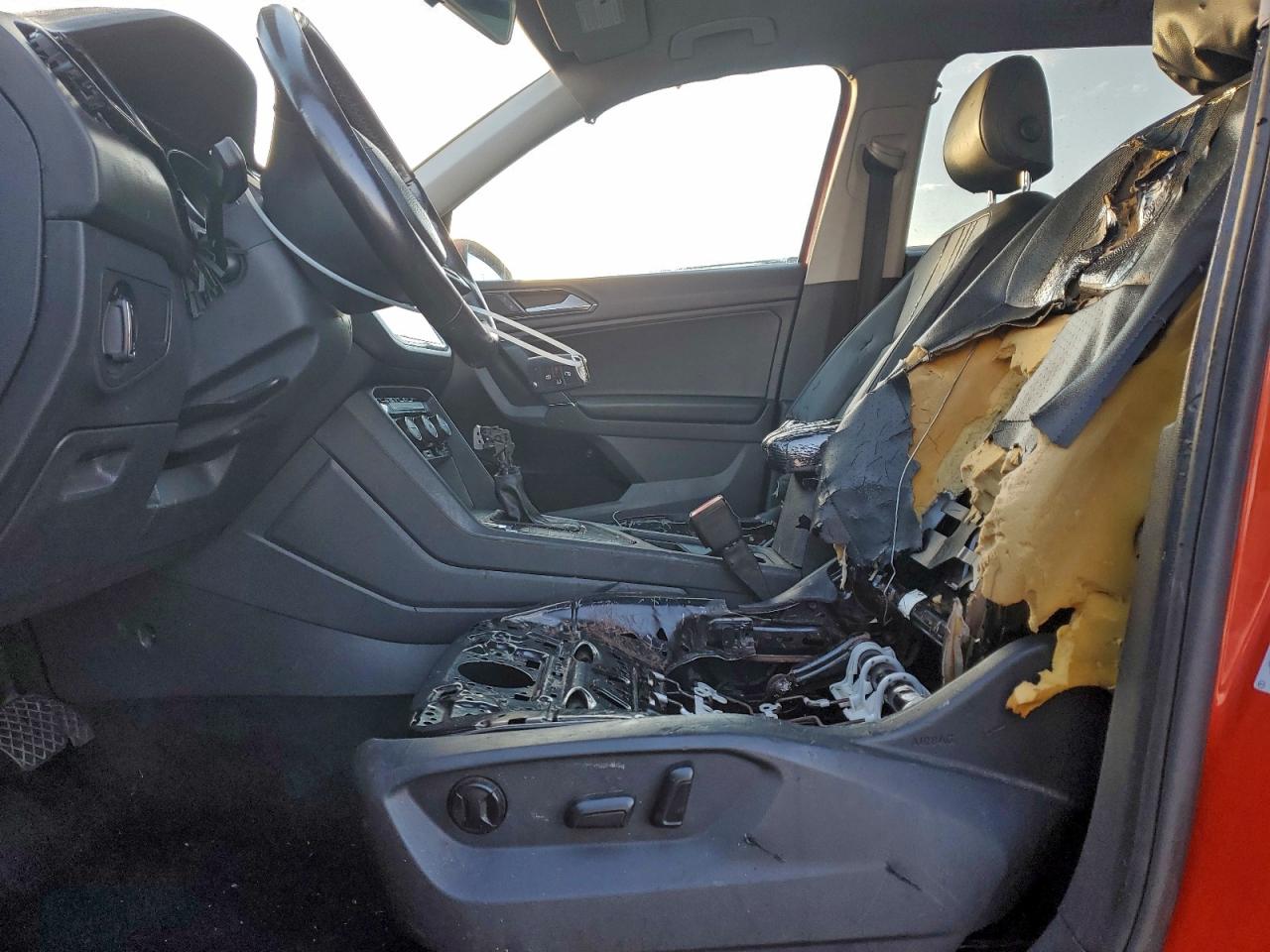 2018 Volkswagen Tiguan Se VIN: 3VV3B7AX1JM062373 Lot: 93810905