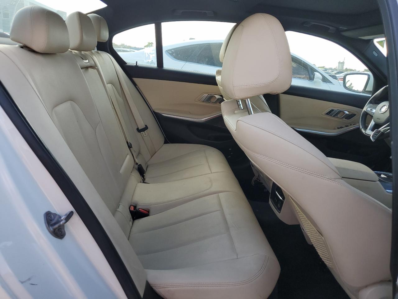 Фото: 3MW5R1J03L8B33097