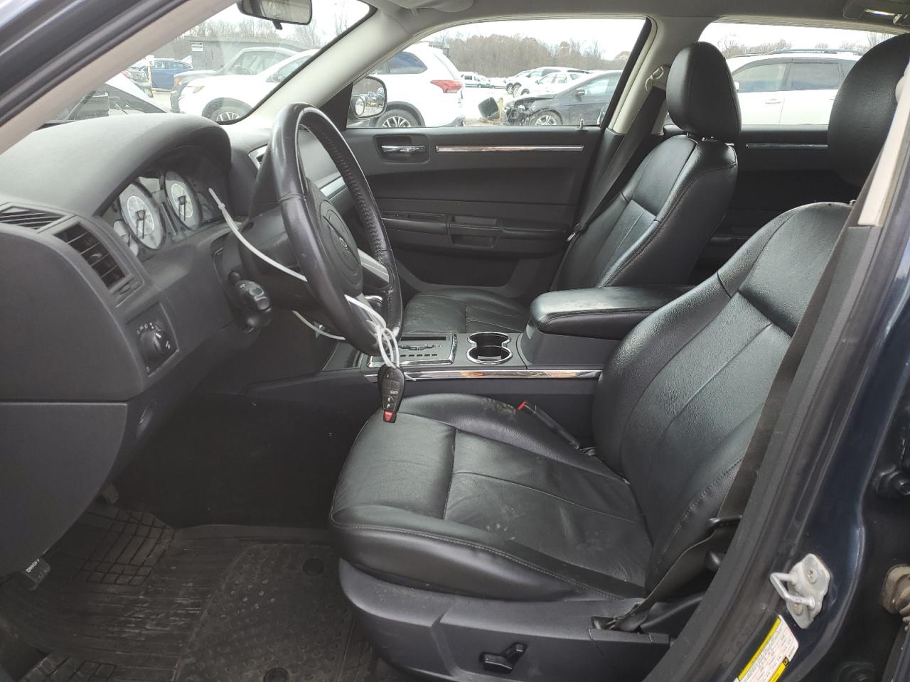 2008 Chrysler 300 Touring VIN: 2C3KA53G18H141943 Lot: 92824665