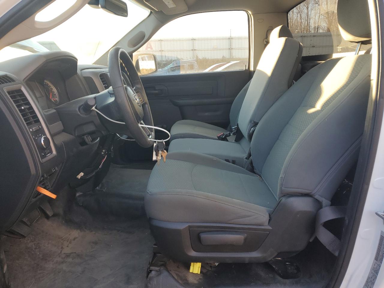 2019 Ram 1500 Classic Tradesman VIN: 3C6JR6DT1KG555188 Lot: 92190165