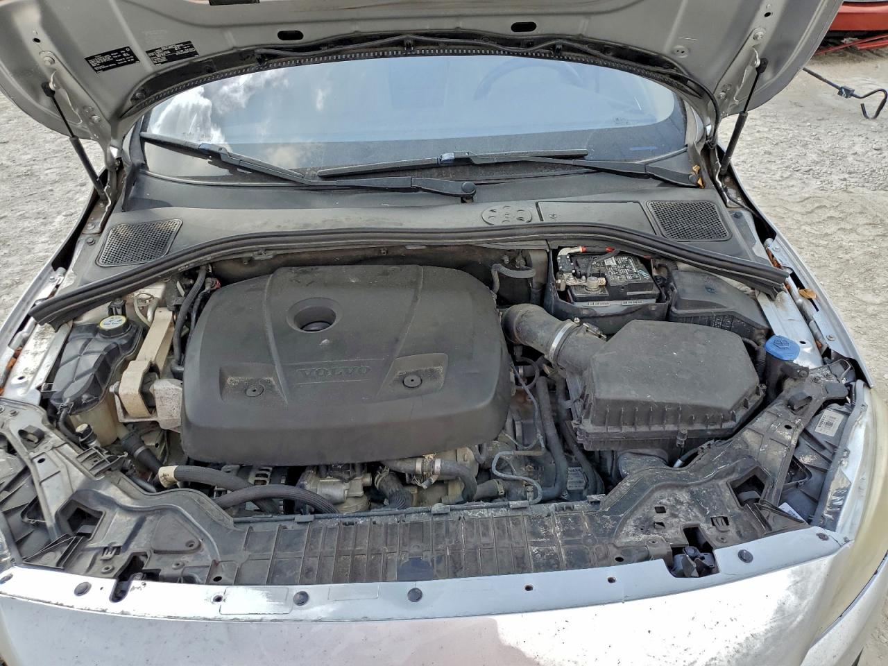 2015 Volvo V60 Platinum VIN: YV140MED8F1203316 Lot: 94263125