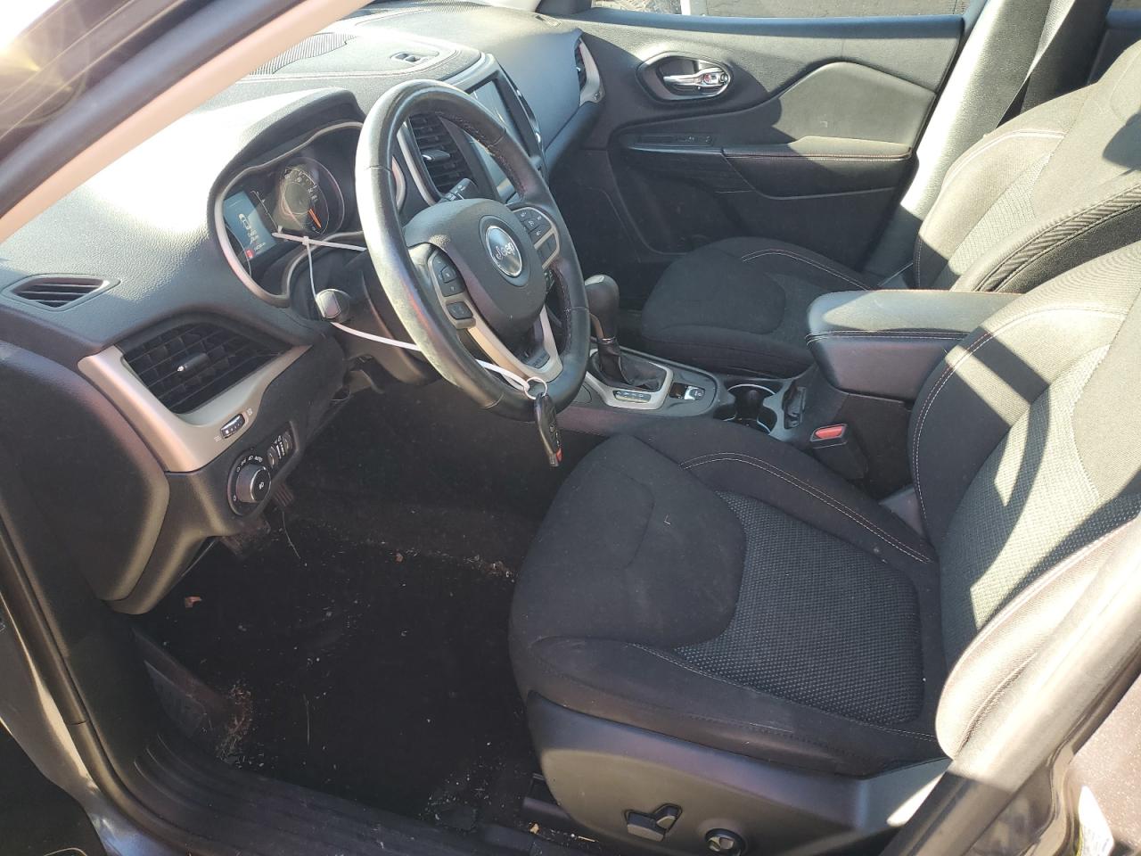 2017 Jeep Cherokee Latitude VIN: 1C4PJMCB7HW564396 Lot: 91197495