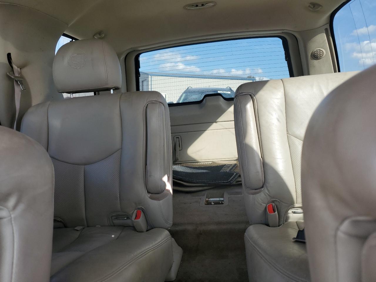 2004 Cadillac Escalade Luxury VIN: 1GYEK63N54R231837 Lot: 92447235