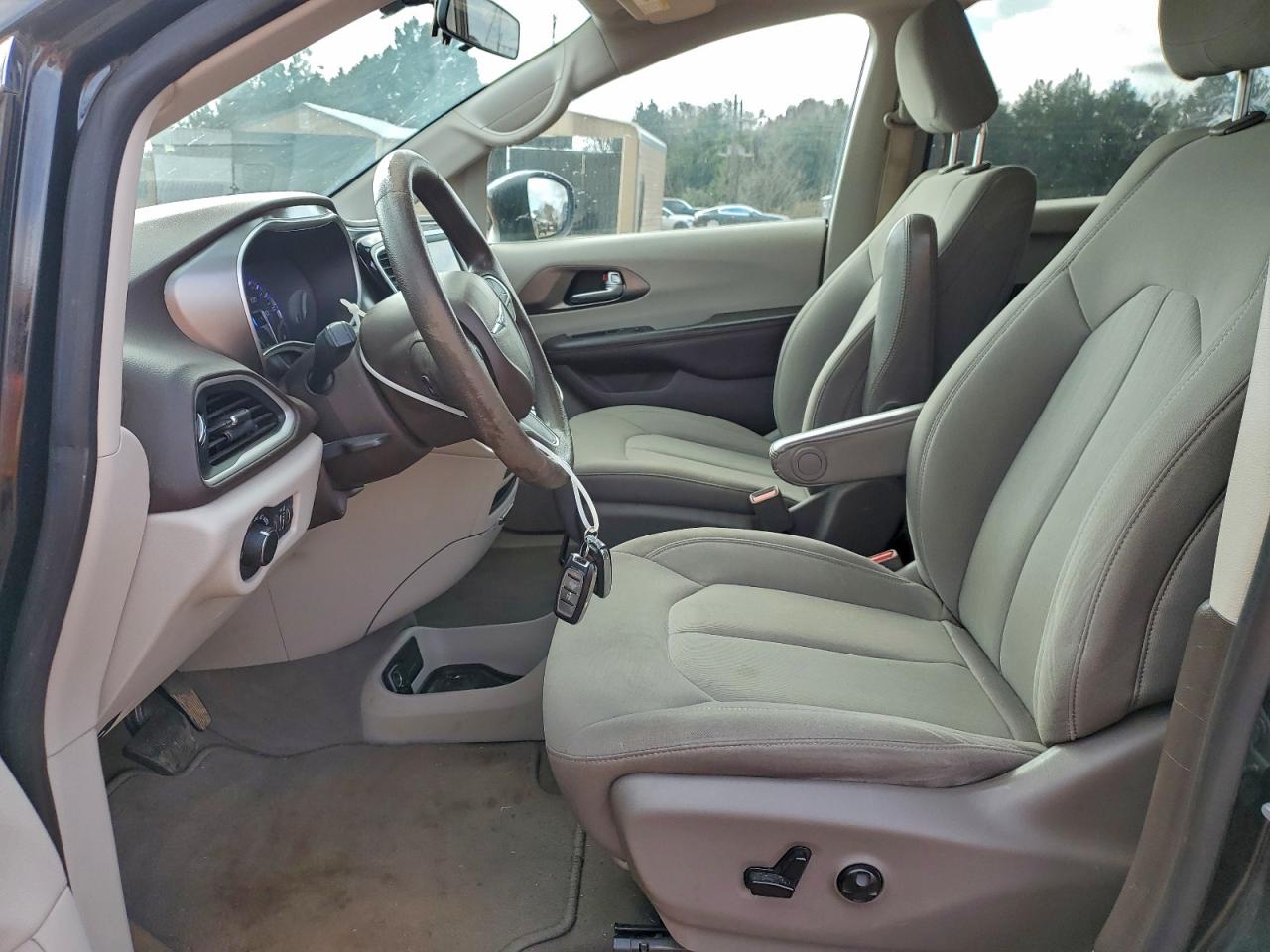 2020 Chrysler Voyager Lx VIN: 2C4RC1CG7LR249094 Lot: 94131655