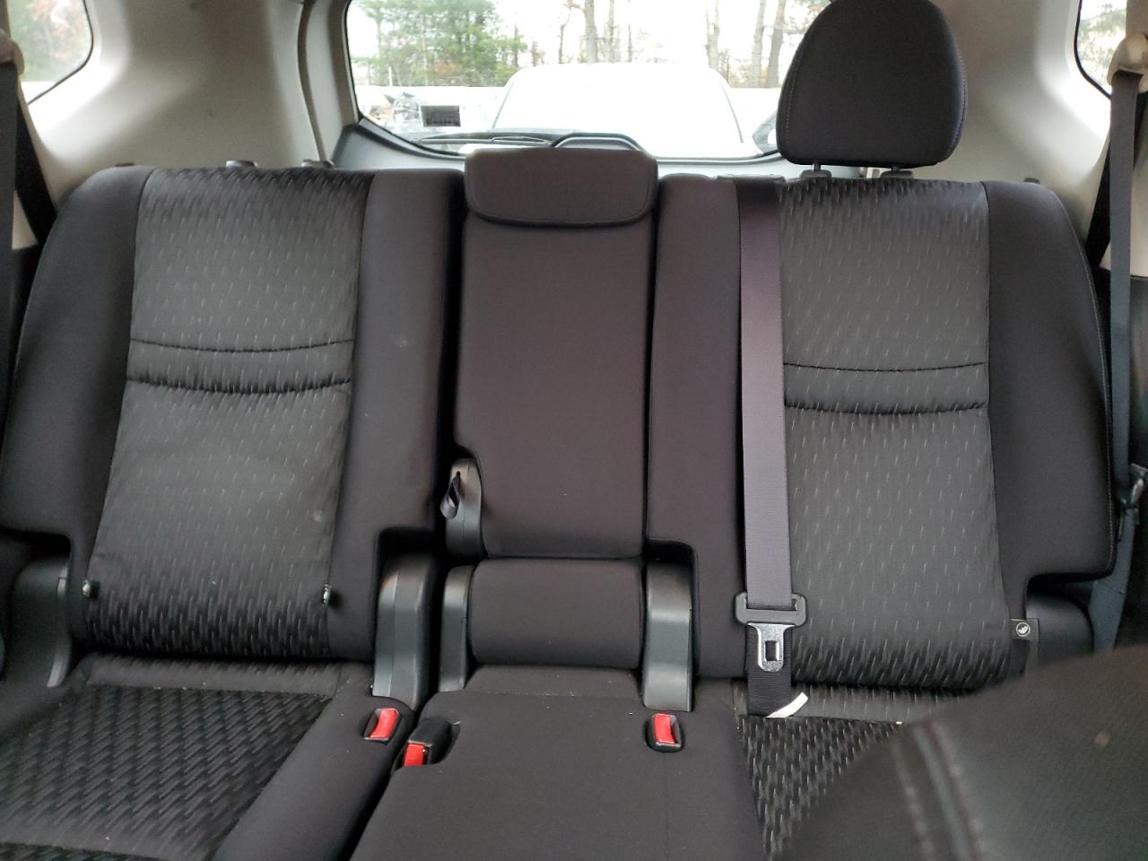 2018 Nissan Rogue S VIN: JN8AT2MV8JW353392 Lot: 92837995