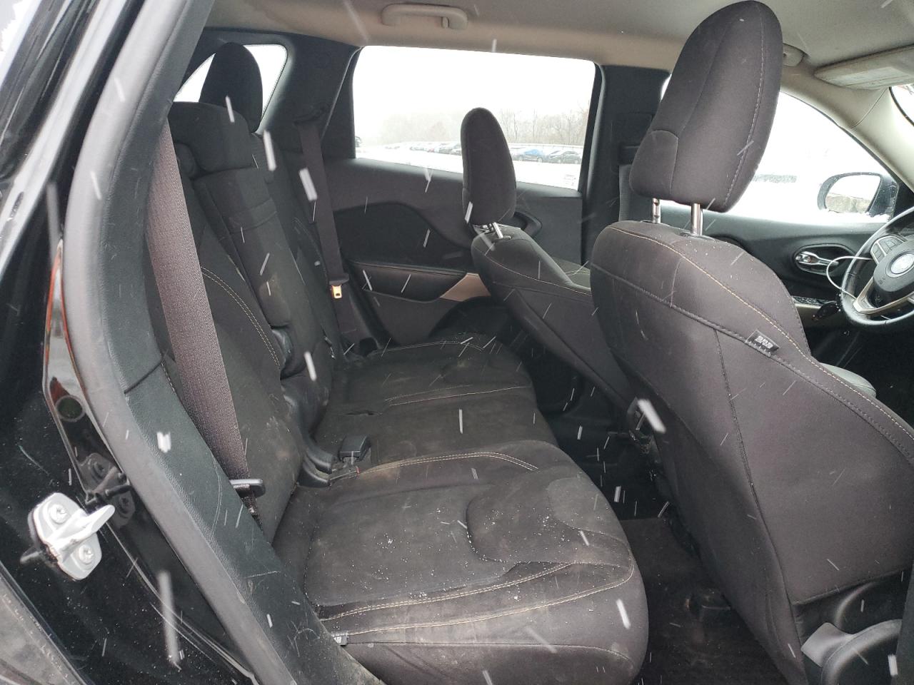 2017 Jeep Cherokee Latitude VIN: 1C4PJMCB6HW611935 Lot: 91974105