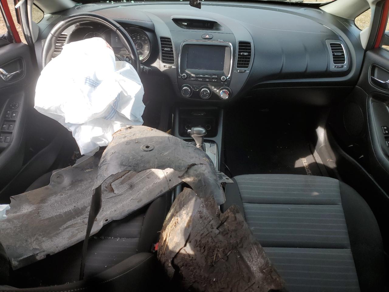 2018 Kia Forte Lx VIN: 3KPFL4A76JE281489 Lot: 92452865