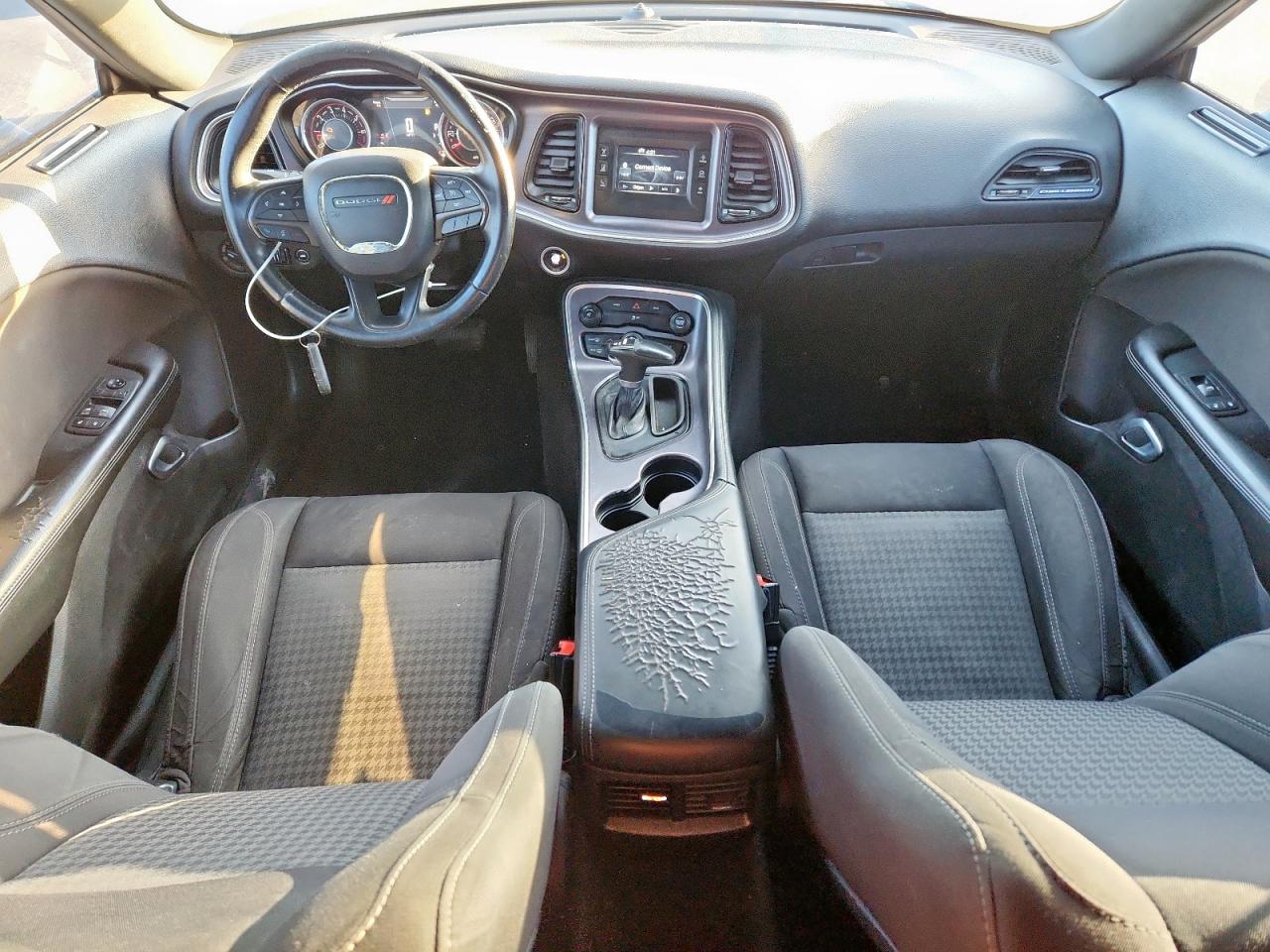 2015 Dodge Challenger Sxt VIN: 2C3CDZAGXFH739760 Lot: 90893825