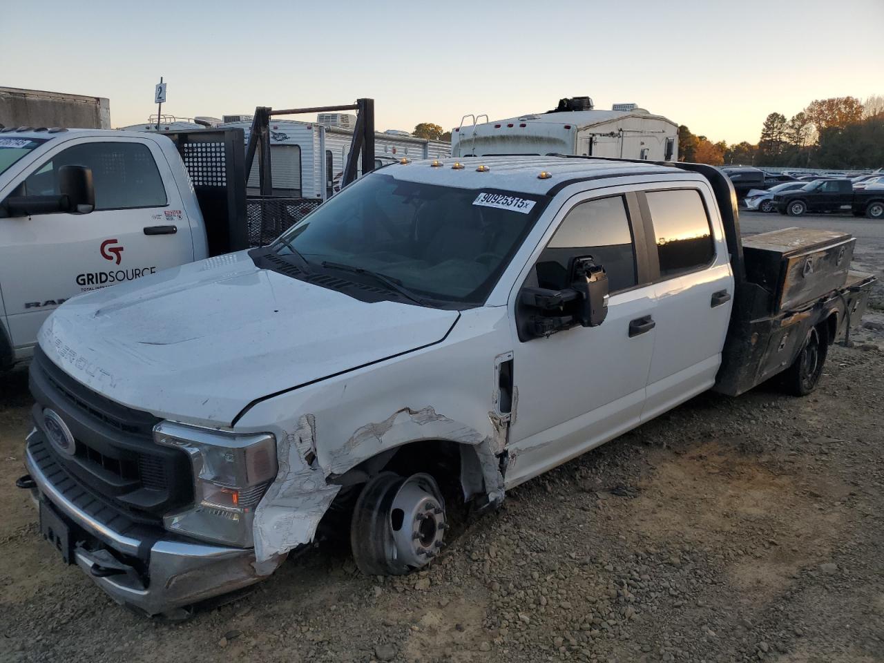 2022 Ford F350 Super Duty VIN: 1FD8W3G6XNEG38677 Lot: 90925315