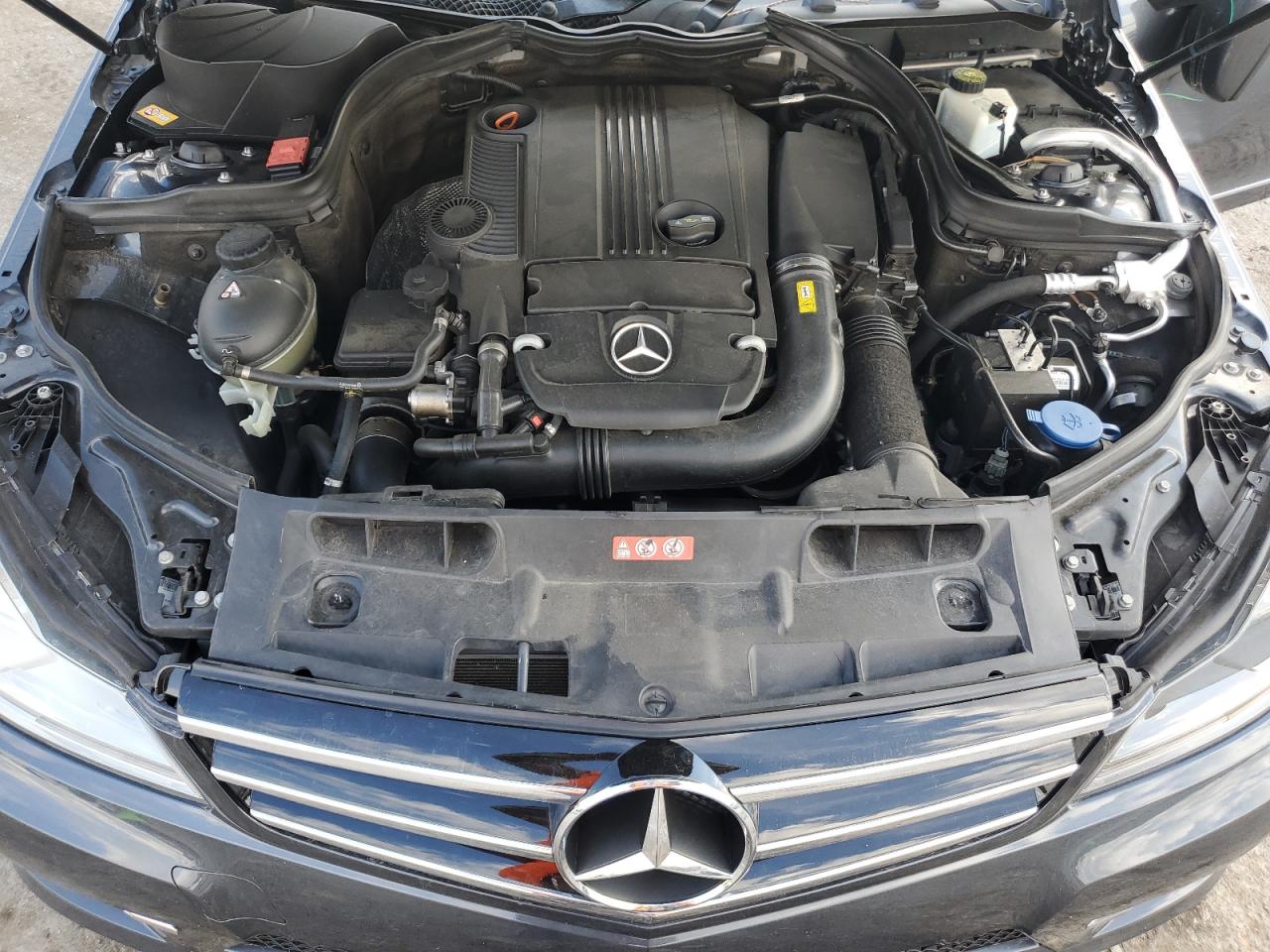 2014 Mercedes-Benz C 250 VIN: WDDGF4HB3EA945834 Lot: 93327455