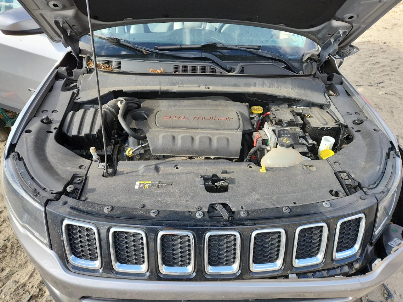 2018 Jeep Compass Latitude VIN: 3C4NJDBB9JT191785 Lot: 92834615