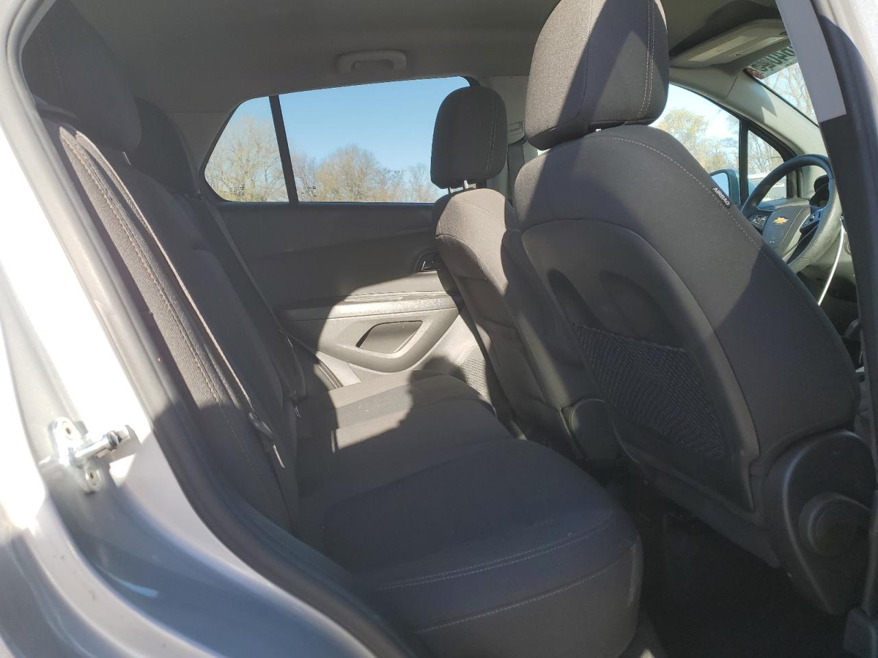 2021 Chevrolet Trax Ls VIN: KL7CJKSB6MB301092 Lot: 92464025