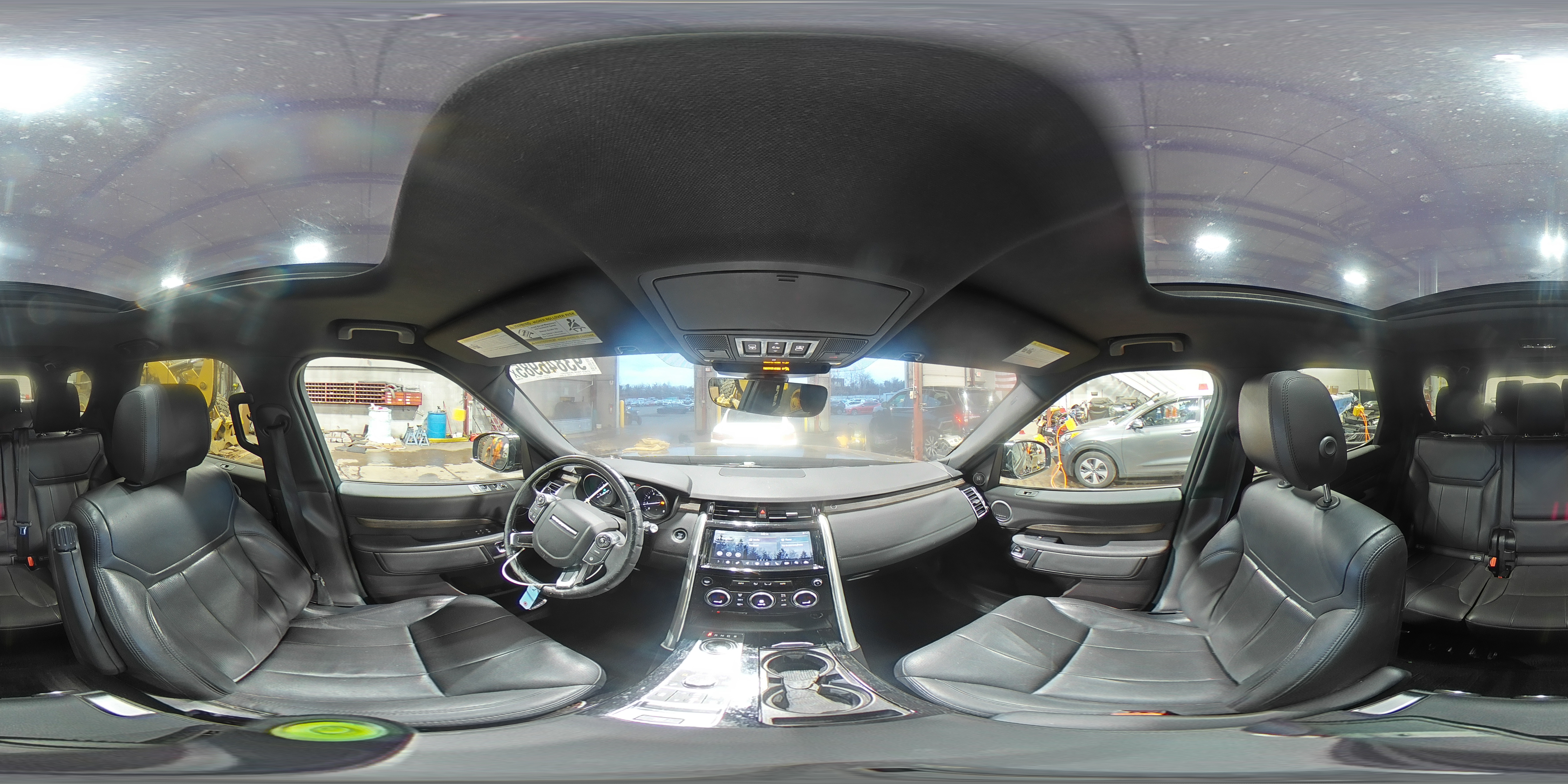 2017 Land Rover Discovery Hse VIN: SALRRBBV2HA011677 Lot: 93846985