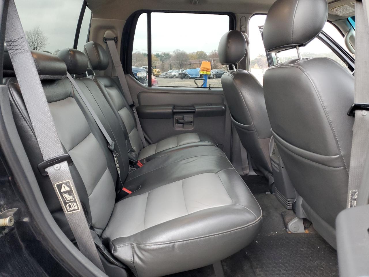 2004 Ford Explorer Sport Trac VIN: 1FMZU77KX4UA04689 Lot: 93370595