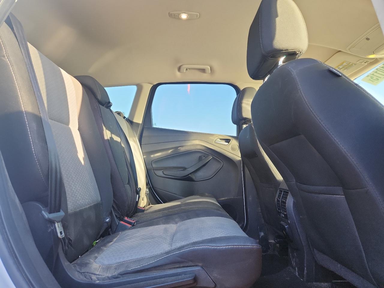 2017 Ford Escape Se VIN: 1FMCU0GD4HUD83922 Lot: 89810115