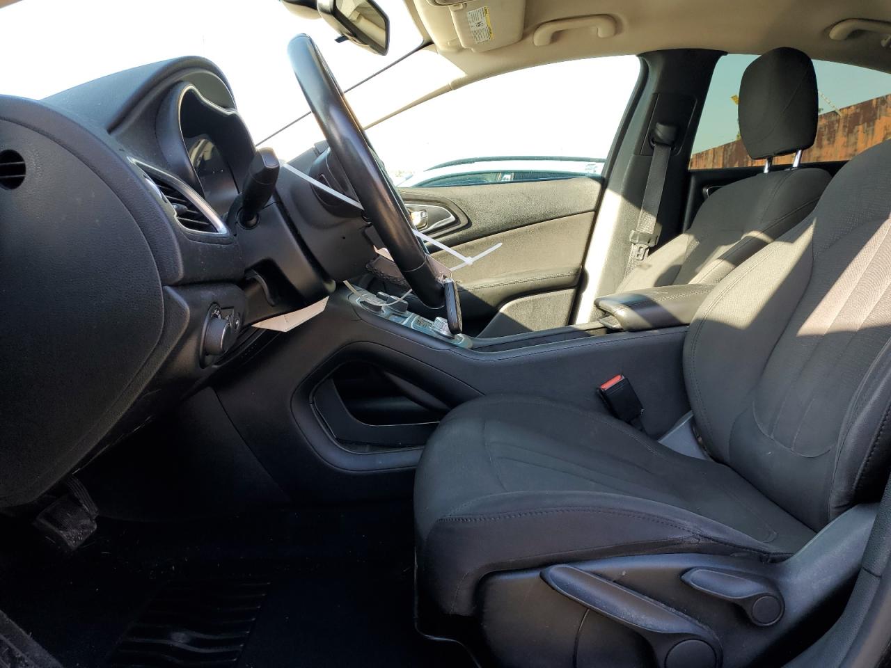 2016 Chrysler 200 Lx VIN: 1C3CCCFB7GN186684 Lot: 93147875