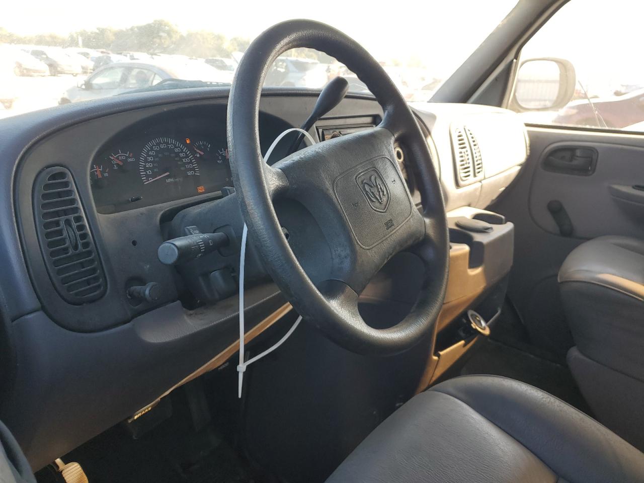 1998 Dodge Ram Van B1500 VIN: 2B7HB11X7WK157496 Lot: 90813645