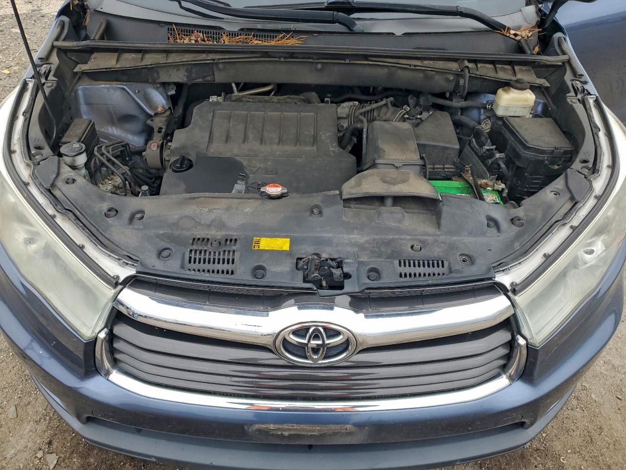 2015 Toyota Highlander Le VIN: 5TDBKRFH8FS211991 Lot: 94403885