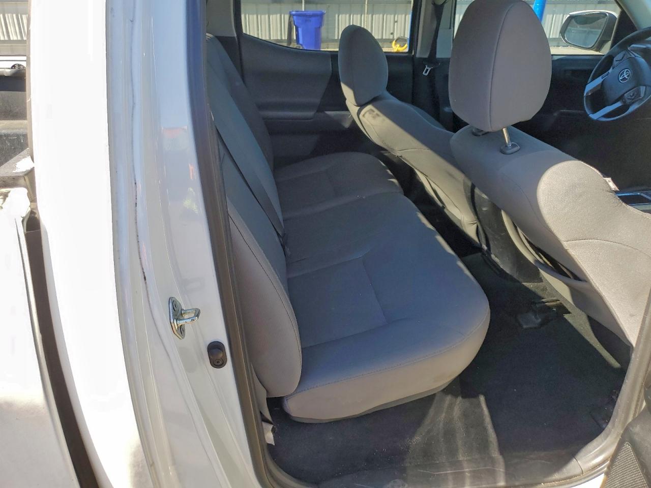 2017 Toyota Tacoma Double Cab VIN: 5TFAZ5CN0HX048941 Lot: 92745615