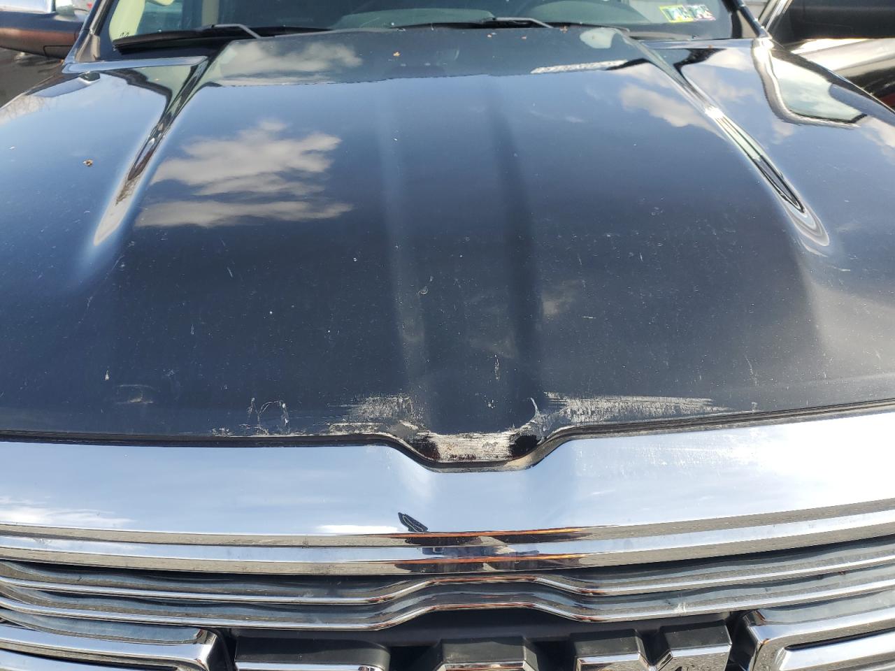 2019 Ram 1500 Laramie VIN: 1C6SRFJT3KN693332 Lot: 91962055