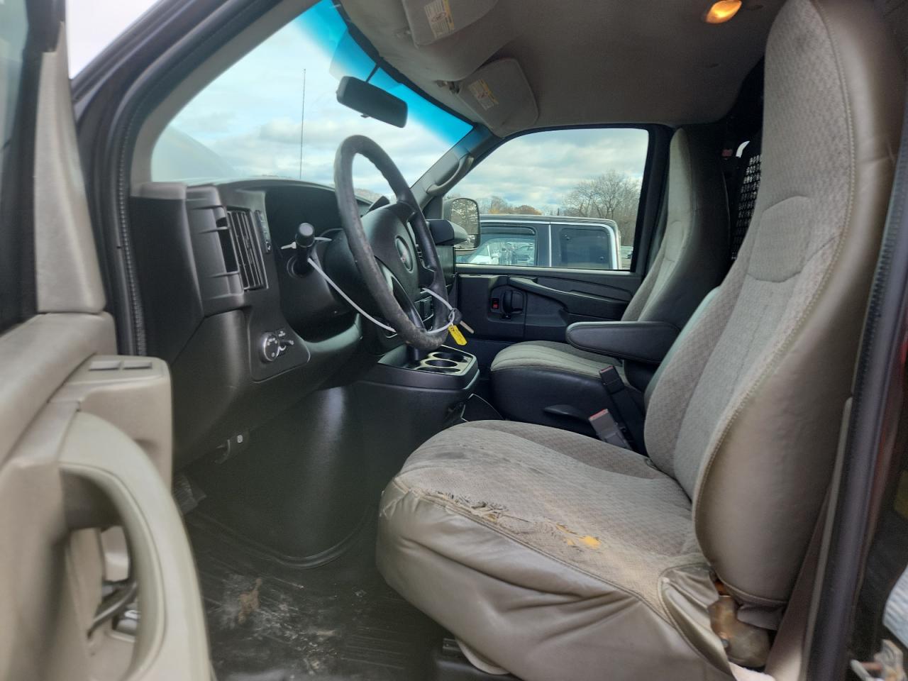 2015 GMC Savana G2500 VIN: 1GTW7FCF7F1195414 Lot: 91926915