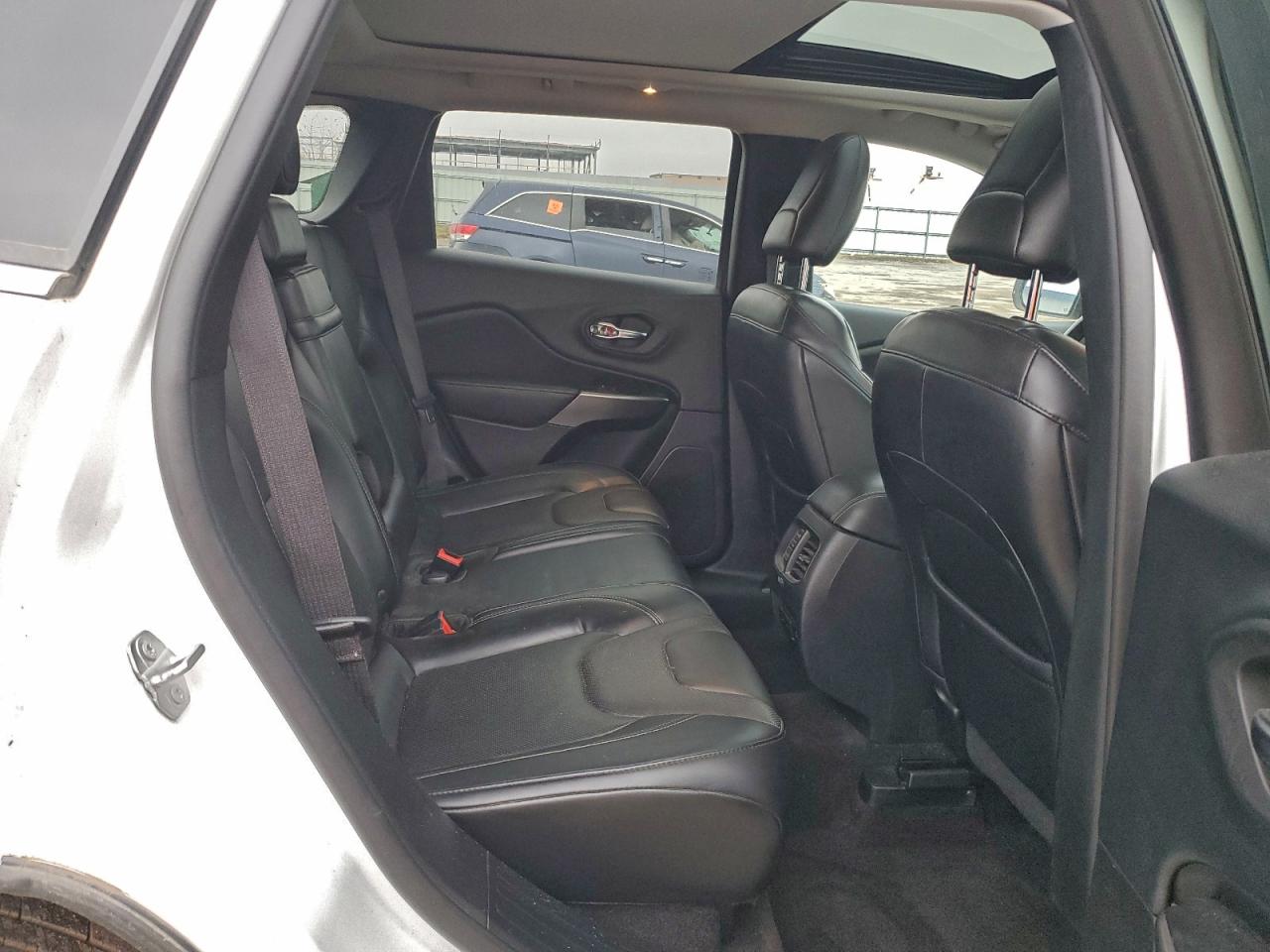 2019 Jeep Cherokee Limited VIN: 1C4PJMDX7KD245979 Lot: 92905235