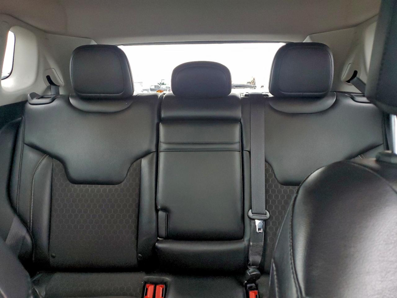 2018 Jeep Compass Latitude VIN: 3C4NJDBB7JT261610 Lot: 94028815