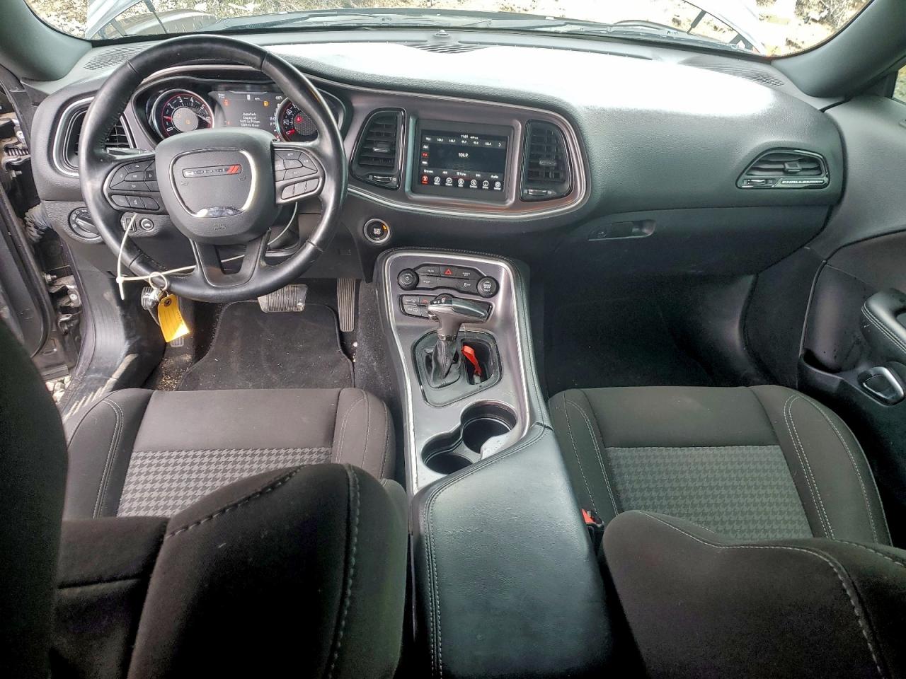 2019 Dodge Challenger Sxt VIN: 2C3CDZAG2KH751329 Lot: 93862165