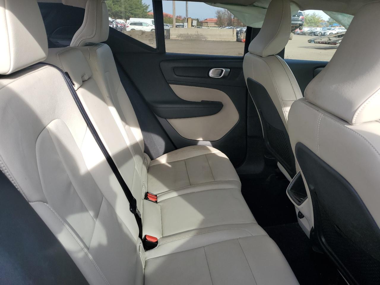 2020 Volvo Xc40 T5 Momentum VIN: YV4162UK5L2325825 Lot: 91810395