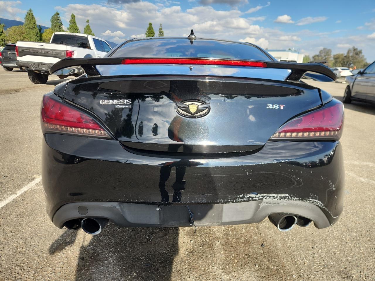 2011 Hyundai Genesis Coupe 3.8L VIN: KMHHU6KH0BU055021 Lot: 93375515