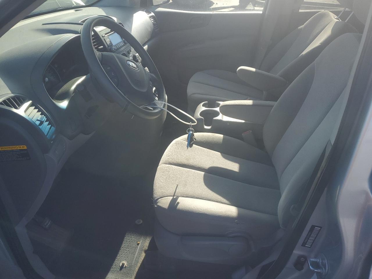 2012 Kia Sedona Lx VIN: KNDMG4C70C6489823 Lot: 92841575