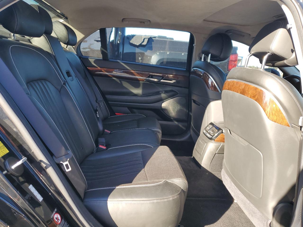 2017 Genesis G90 Premium VIN: KMHG34JA4HU031742 Lot: 91740965