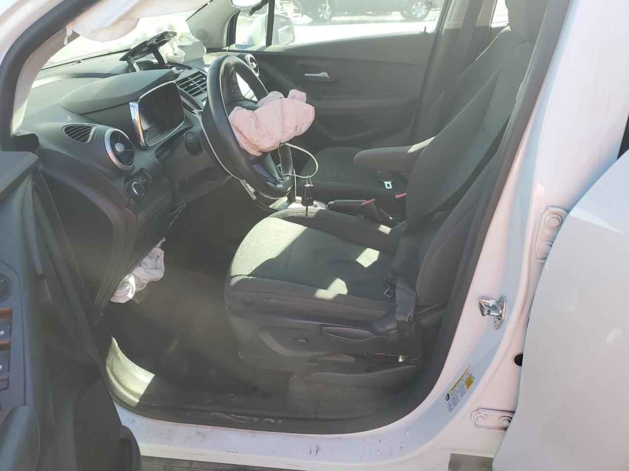 2016 Chevrolet Trax Ls VIN: KL7CJKSBXGB668839 Lot: 92613375