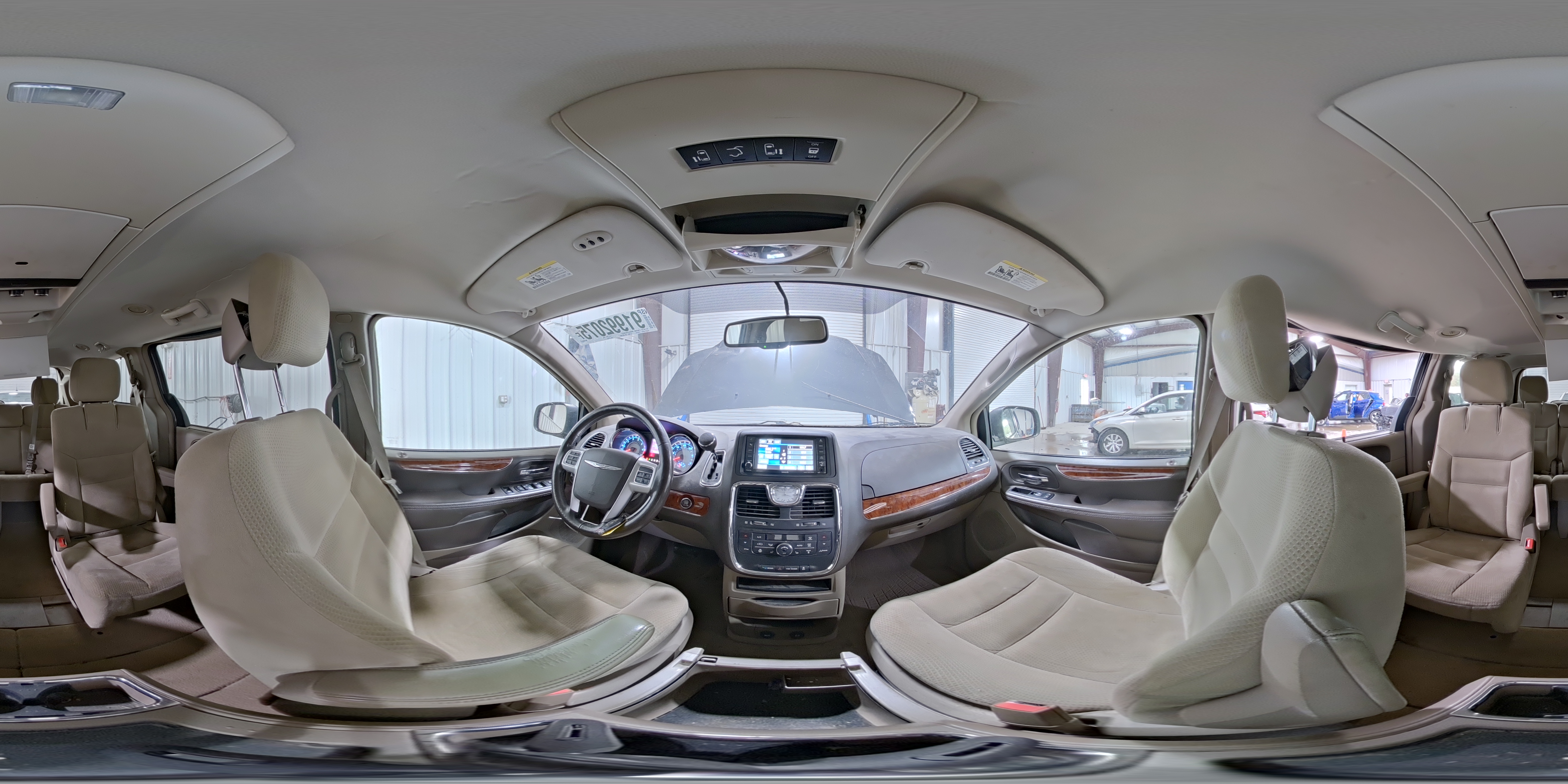 2015 Chrysler Town & Country Touring VIN: 2C4RC1BG8FR677956 Lot: 91992075