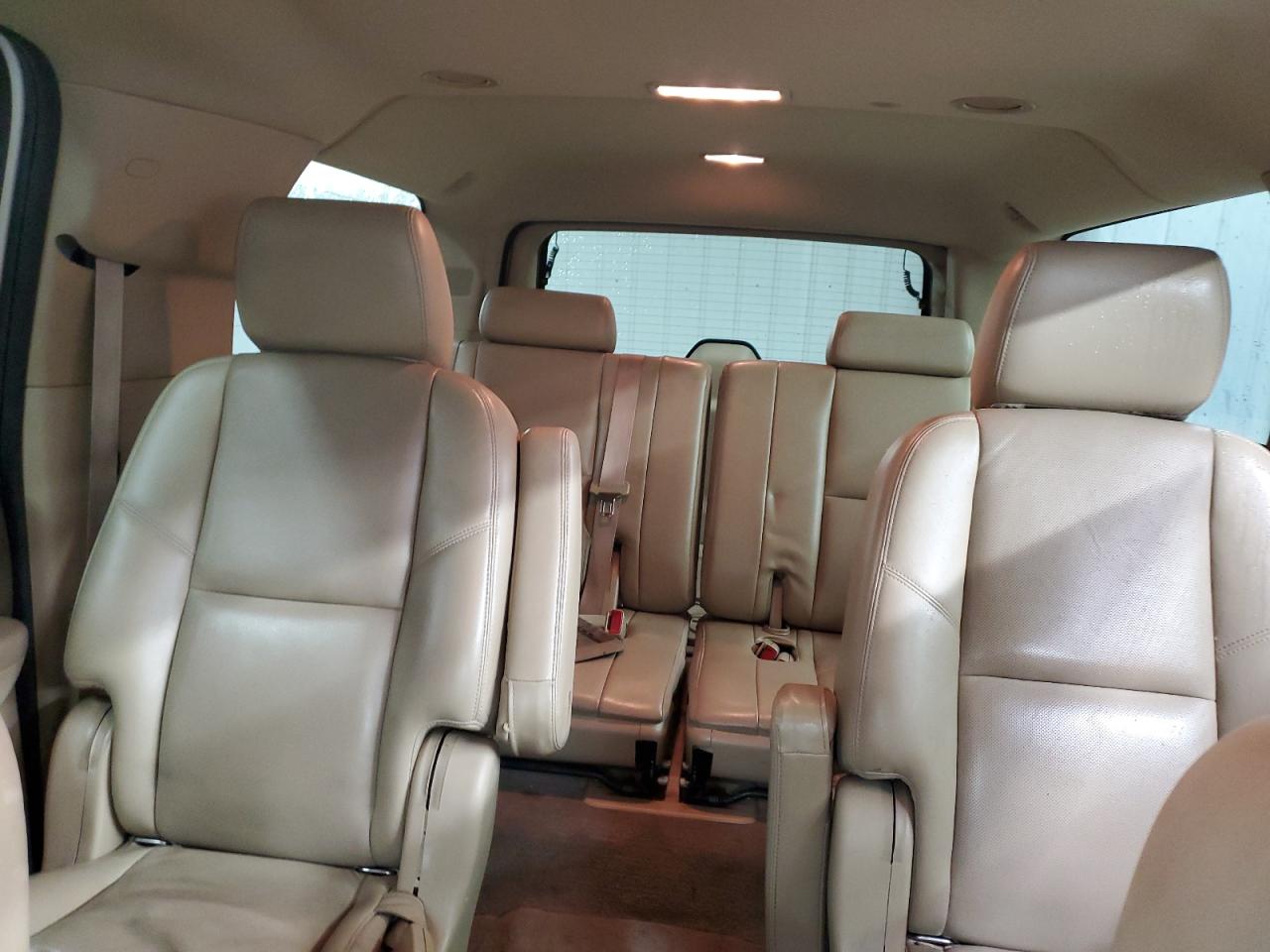 2011 Chevrolet Suburban K1500 Ltz VIN: 1GNSKKE36BR132106 Lot: 92916575