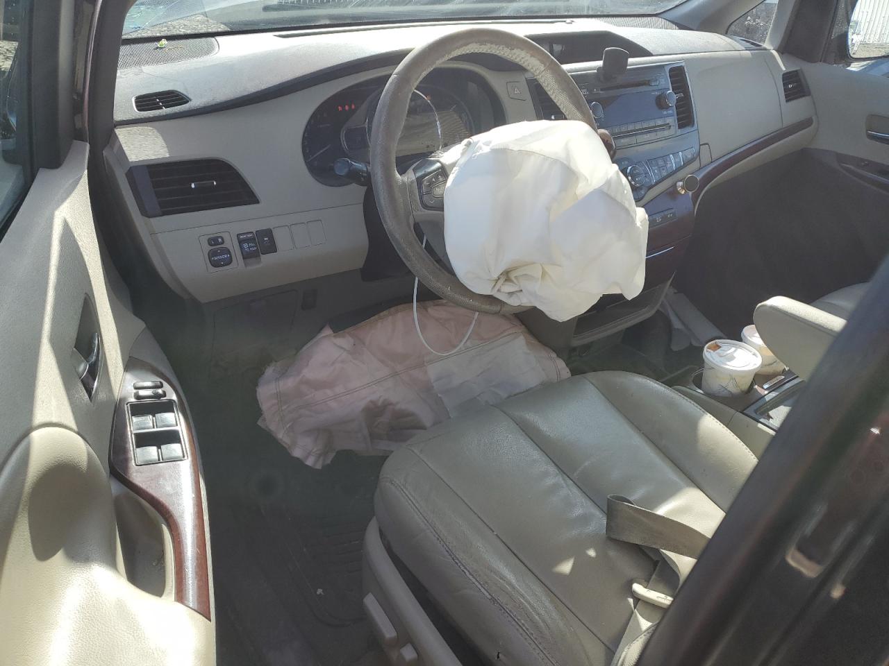 2014 Toyota Sienna Xle VIN: 5TDYK3DC4ES442349 Lot: 92230945