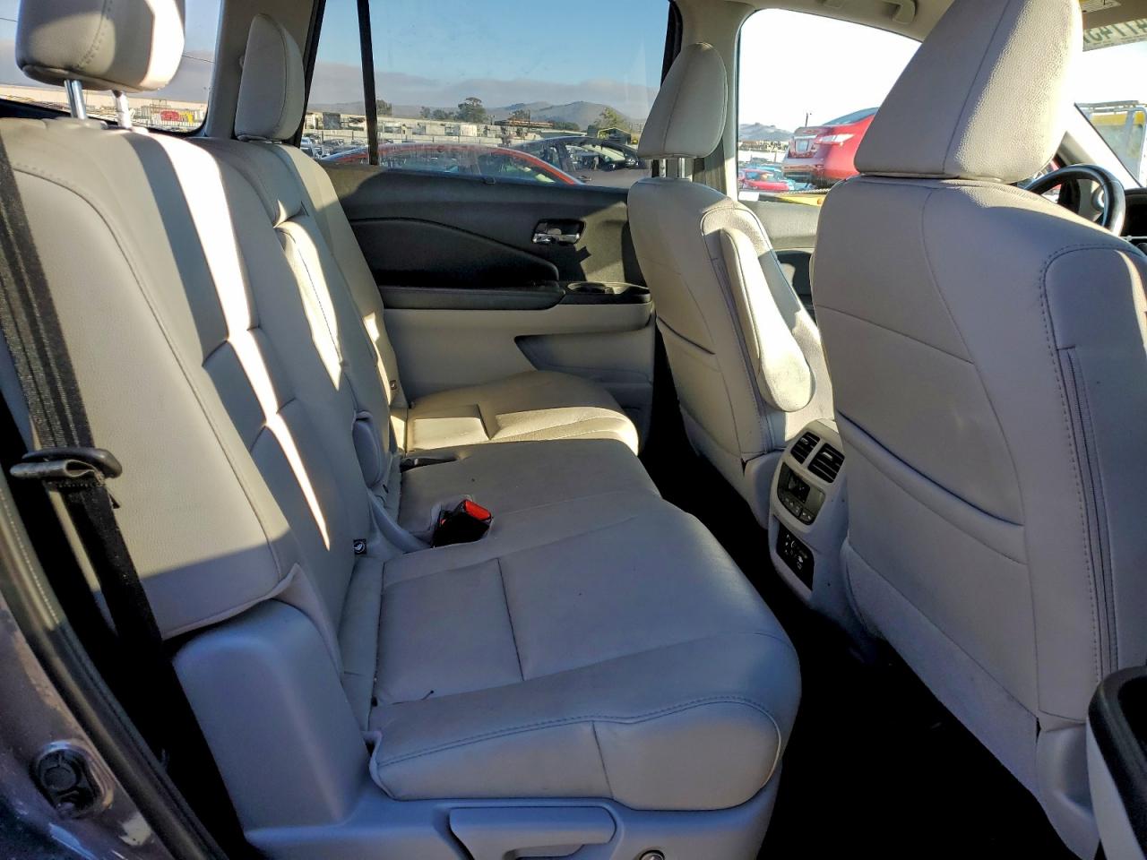 2018 Honda Pilot Touring VIN: 5FNYF5H98JB009193 Lot: 94774375