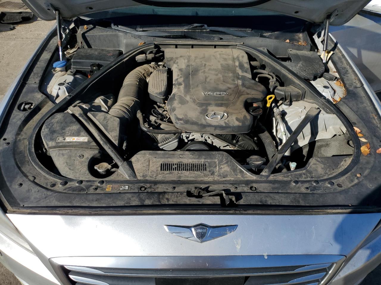 2015 Hyundai Genesis 3.8L VIN: KMHGN4JE6FU072836 Lot: 92810125