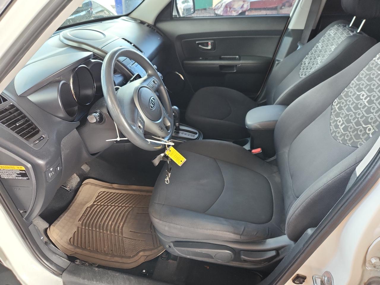 2010 Kia Soul + VIN: KNDJT2A25A7701956 Lot: 93105535