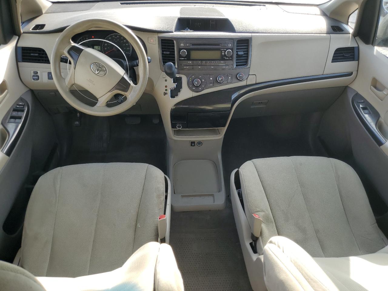 2011 Toyota Sienna VIN: 5TDZK3DC2BS155527 Lot: 92802835