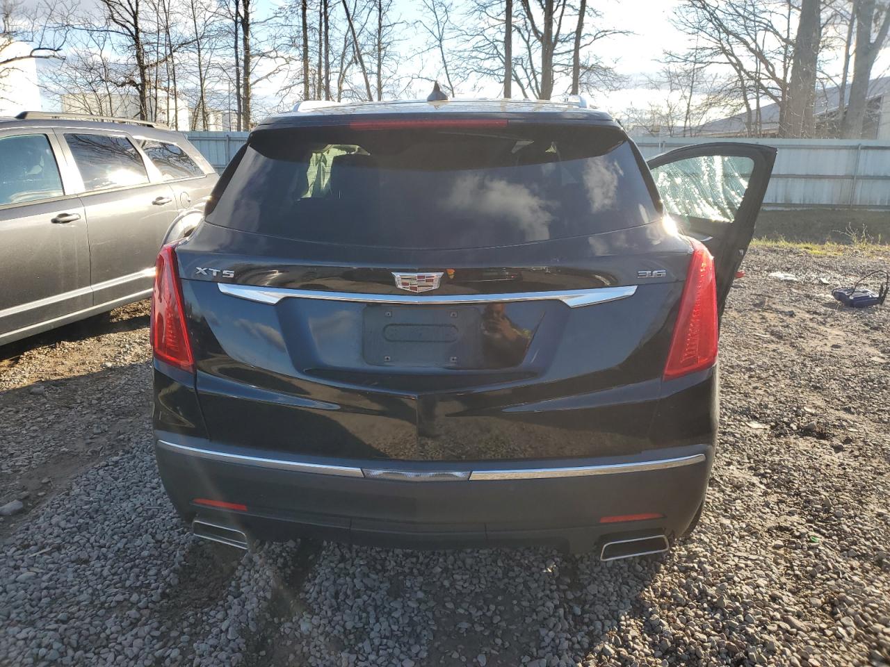 2017 Cadillac Xt5 Luxury VIN: 1GYKNBRS6HZ310651 Lot: 93554565