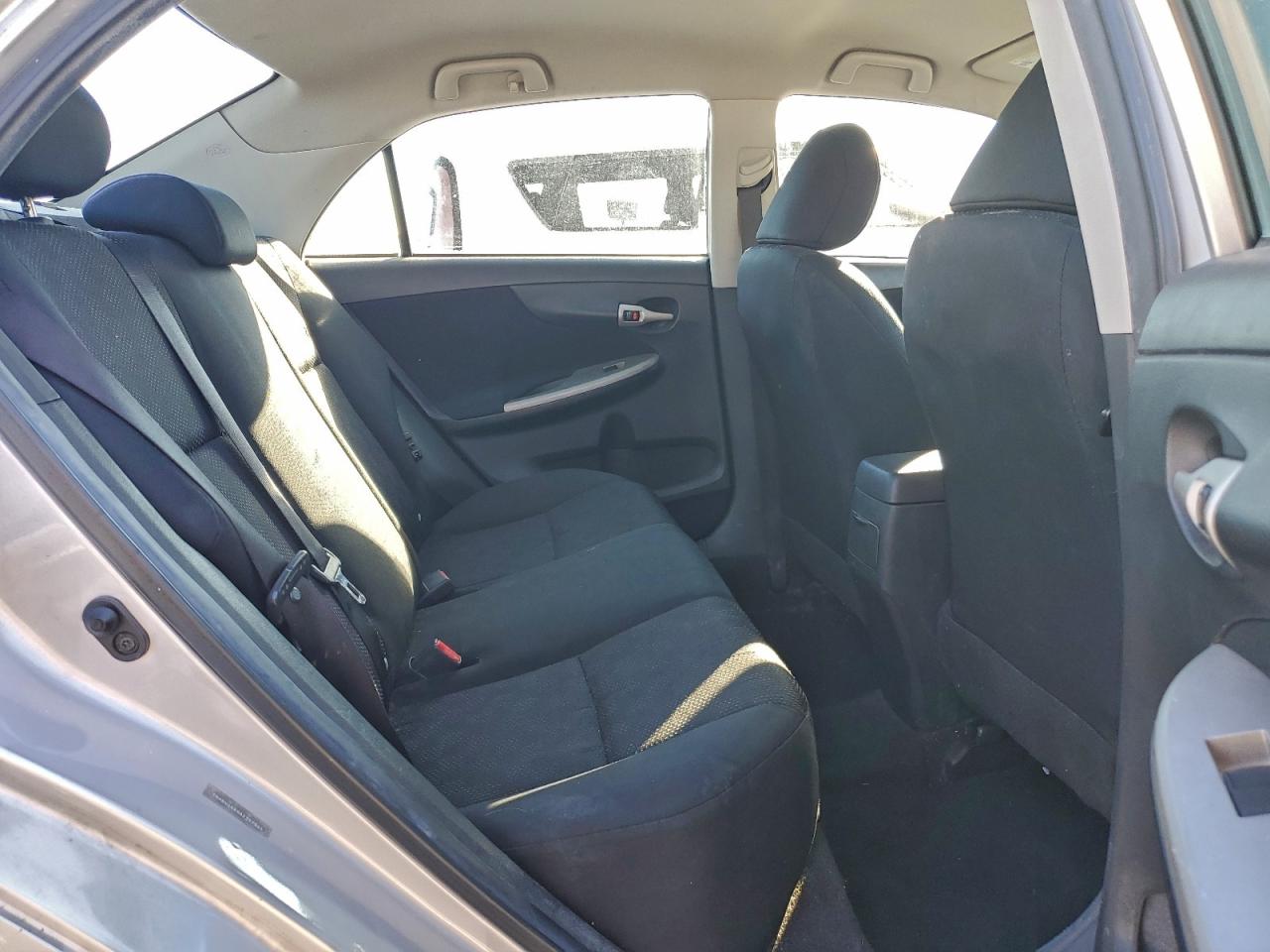 2010 Toyota Corolla Base VIN: 1NXBU4EE6AZ357861 Lot: 94231475