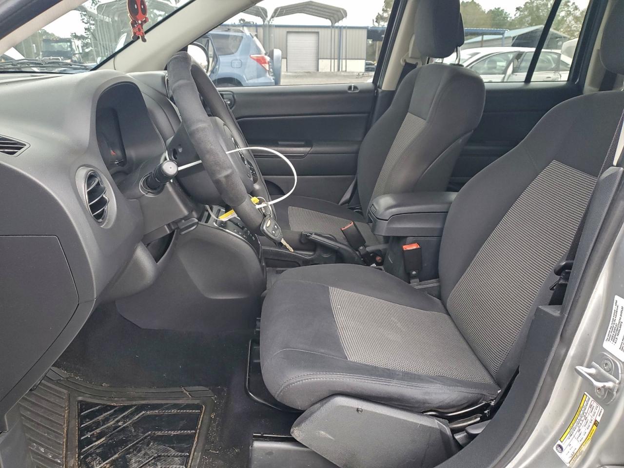 2011 Jeep Compass Sport VIN: 1J4NT1FB5BD229372 Lot: 92392375