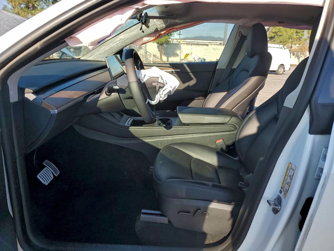 2023 Tesla Model Y VIN: 7SAYGDEF7PF743806 Lot: 94172305