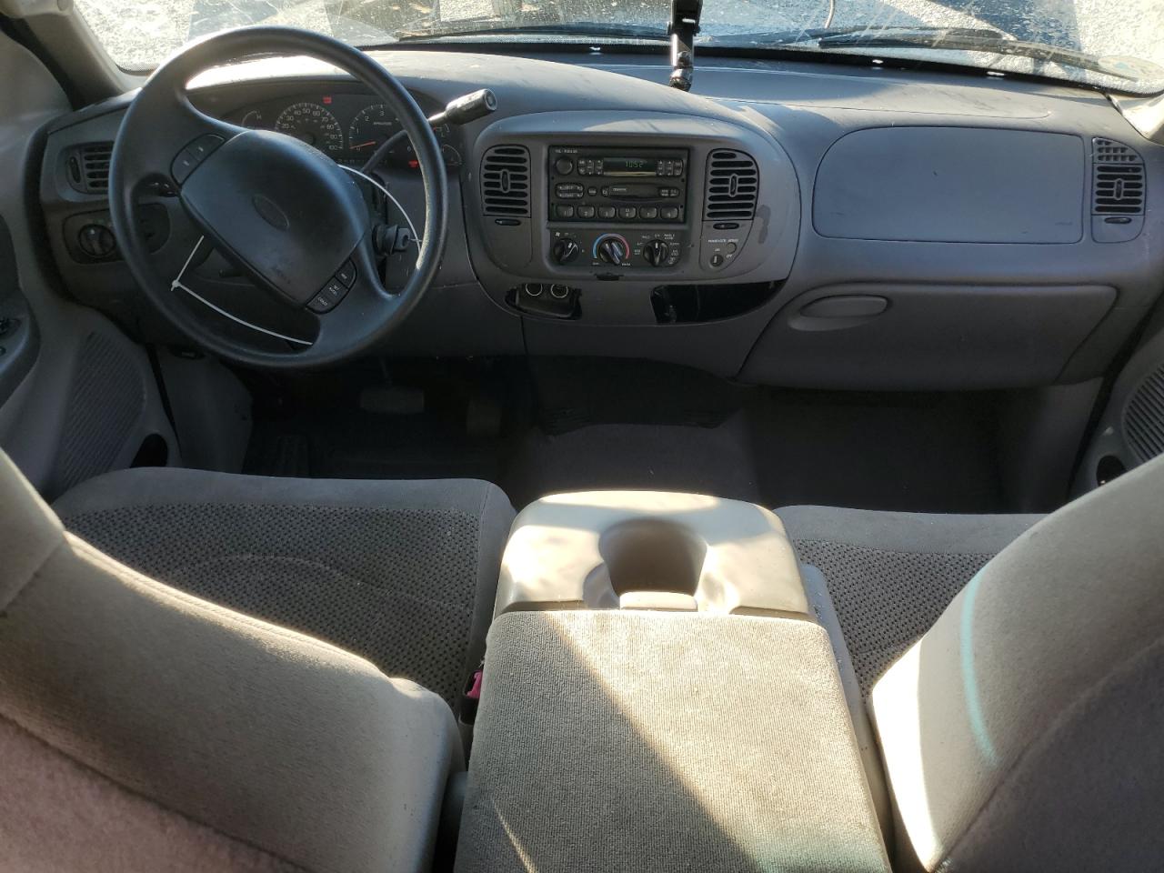 2000 Ford F150 VIN: 1FTRX17W8YNA75949 Lot: 92820815