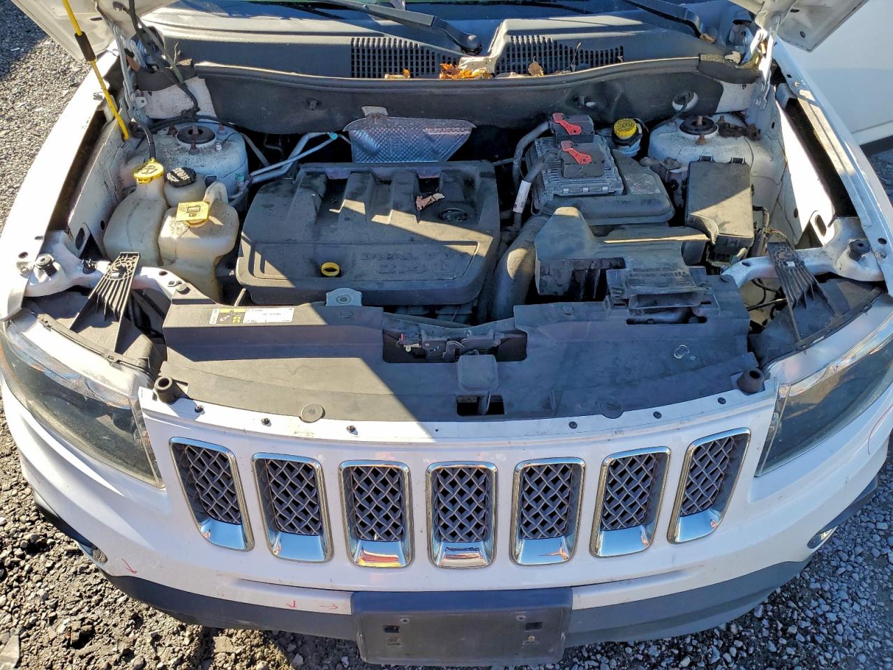 2016 Jeep Compass Latitude VIN: 1C4NJDEB4GD751156 Lot: 93605525