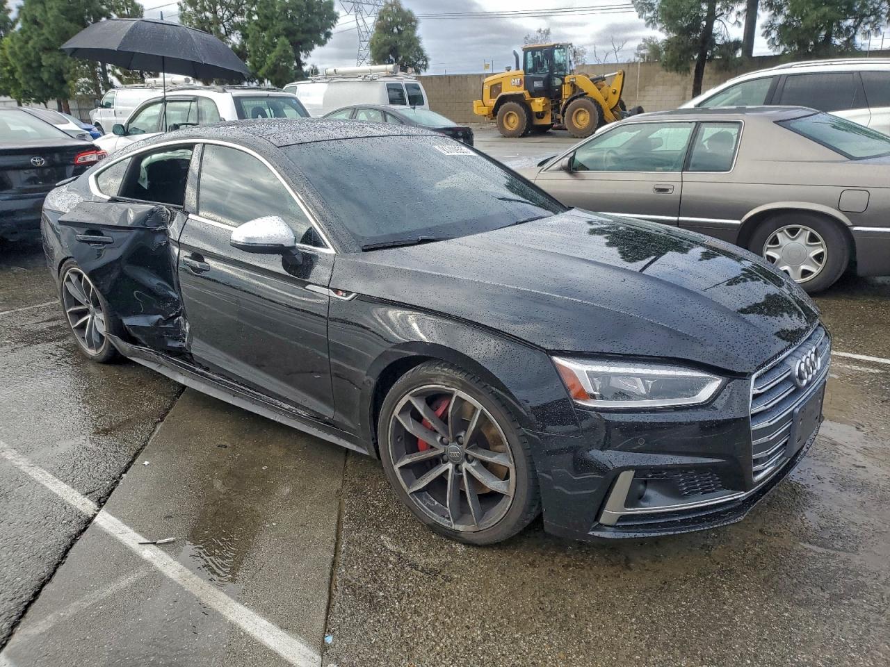 Фото: WAUC4CF51JA104270