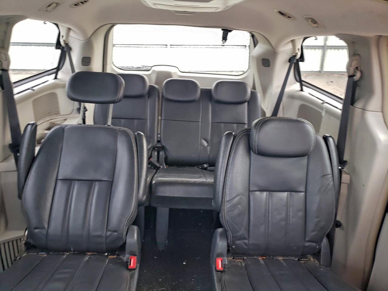 2011 Chrysler Town & Country Touring Plus VIN: 2A4RR8D16AR423939 Lot: 94296485