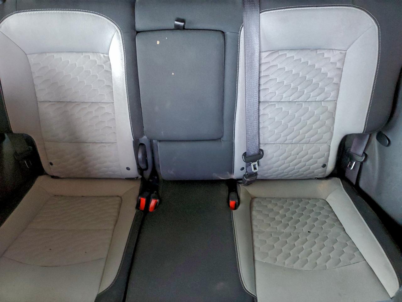 2018 Chevrolet Equinox Ls VIN: 3GNAXHEV5JS614806 Lot: 94255575