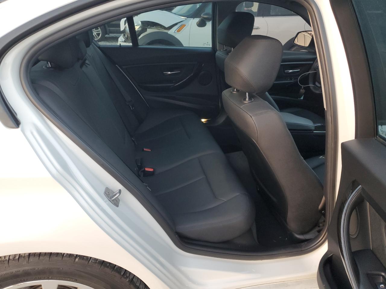 2018 BMW 320 I VIN: WBA8E1G58JNU91513 Lot: 93310085